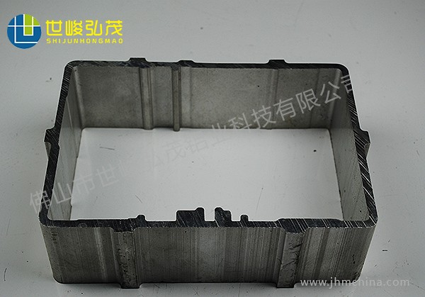 3000T機(jī)大方管工業(yè)鋁合金型材-1
